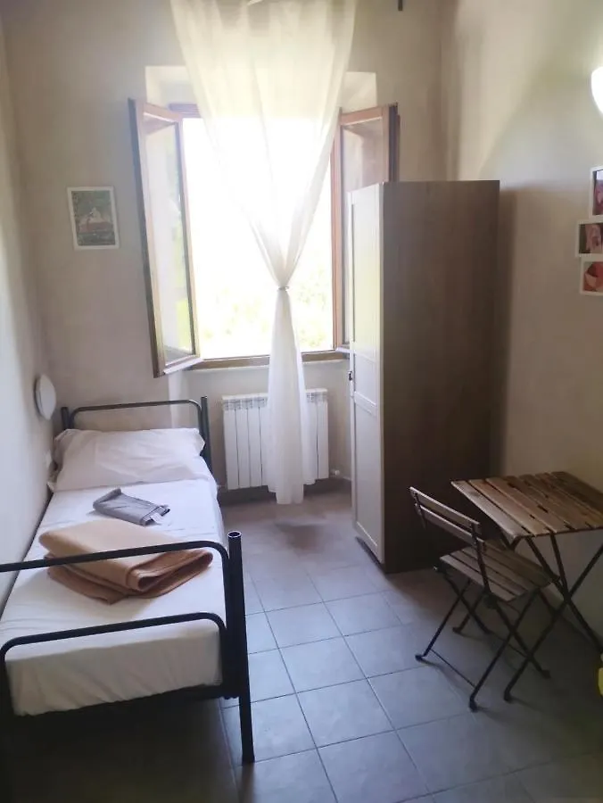 Landhuis - Il Casale Toscano - 1900Mt From The Tower Of Pisa & Trains Station - Free Parking - No Breakfast - No Air Conditioning But Fan - Only Self Check-In Access From 3 Pm Italië