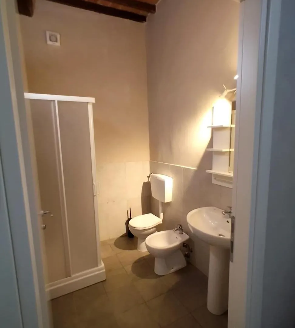 Landhuis - Il Casale Toscano - 1900Mt From The Tower Of Pisa & Trains Station - Free Parking - No Breakfast - No Air Conditioning But Fan - Only Self Check-In Access From 3 Pm