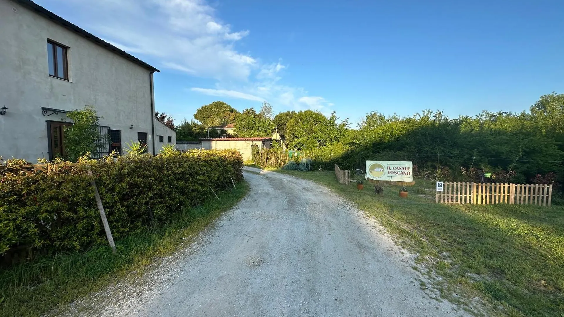 Landhuis - Il Casale Toscano - 1900Mt From The Tower Of Pisa & Trains Station - Free Parking - No Breakfast - No Air Conditioning But Fan - Only Self Check-In Access From 3 Pm