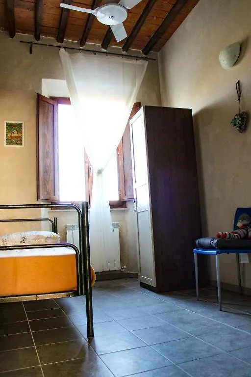 Landhuis - Il Casale Toscano - 1900Mt From The Tower Of Pisa & Trains Station - Free Parking - No Breakfast - No Air Conditioning But Fan - Only Self Check-In Access From 3 Pm